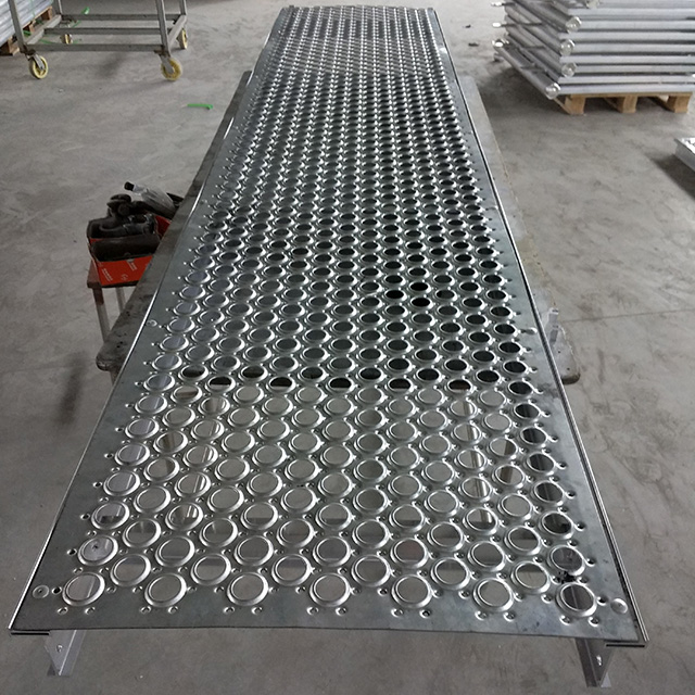 Iron Mesh Plank