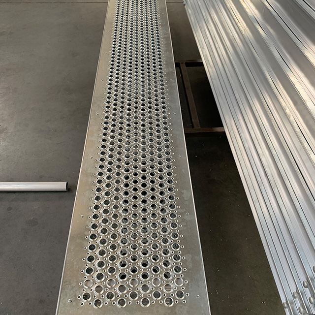 Iron Mesh Plank