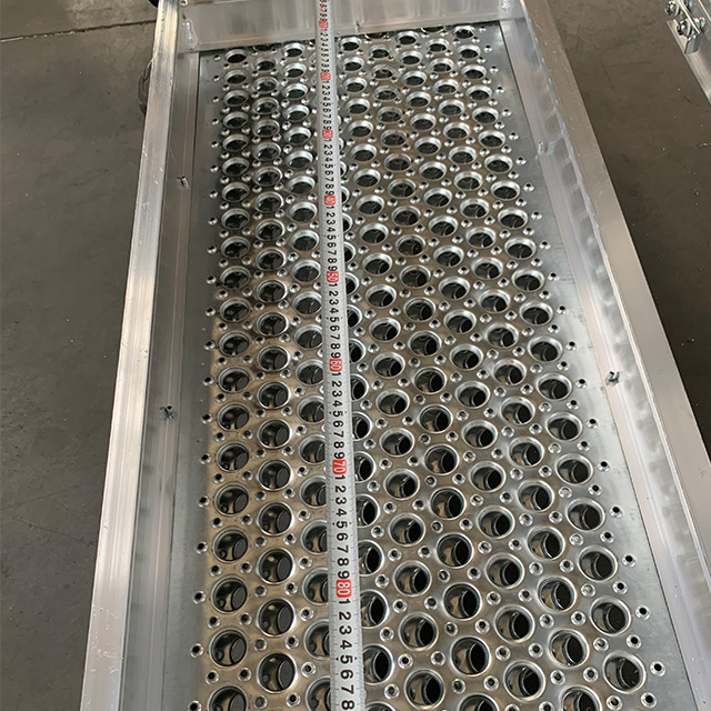 Iron Mesh Plank